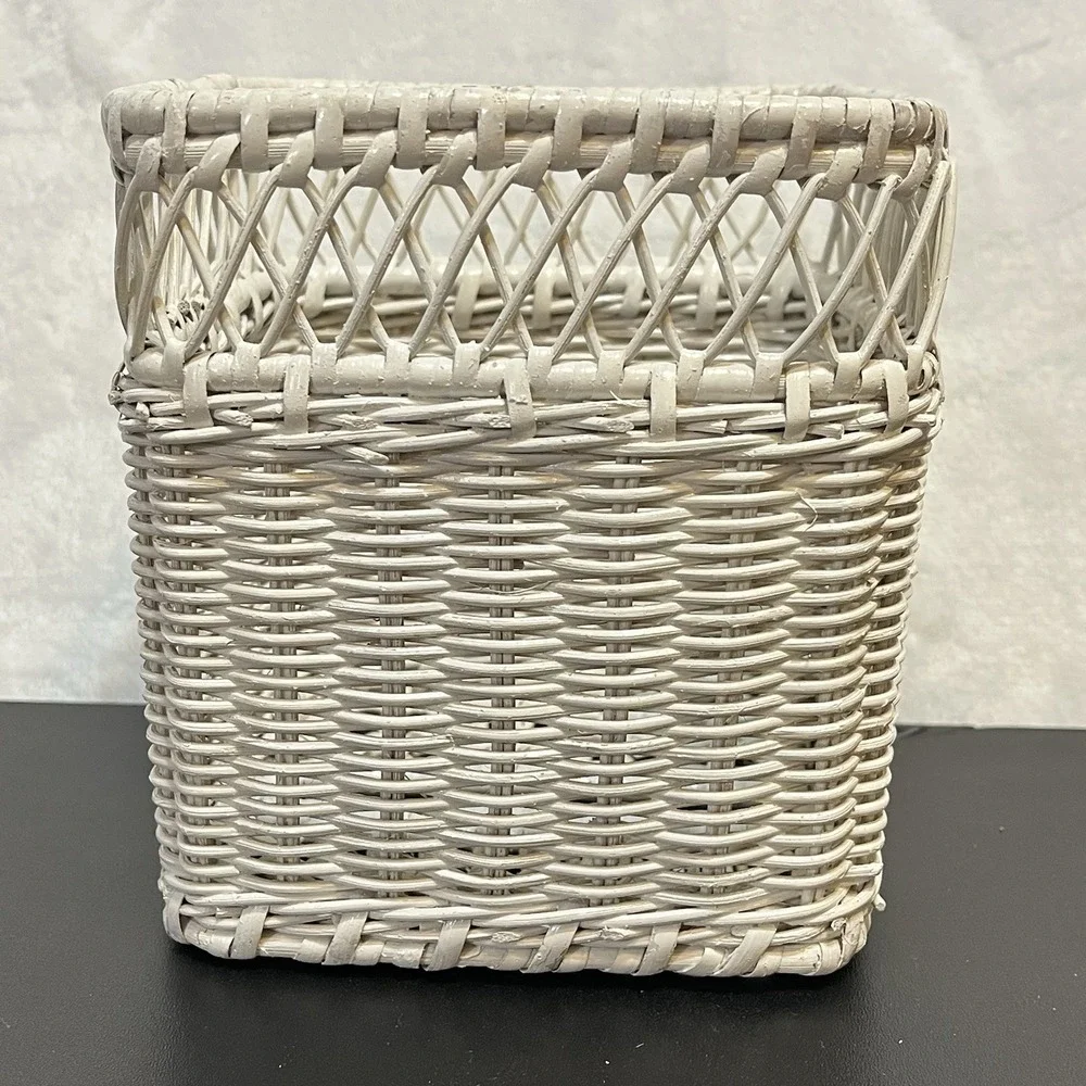 Vintage White Wicker Tissue Box Holder Cover Vanity Waste Basket Cottage Country